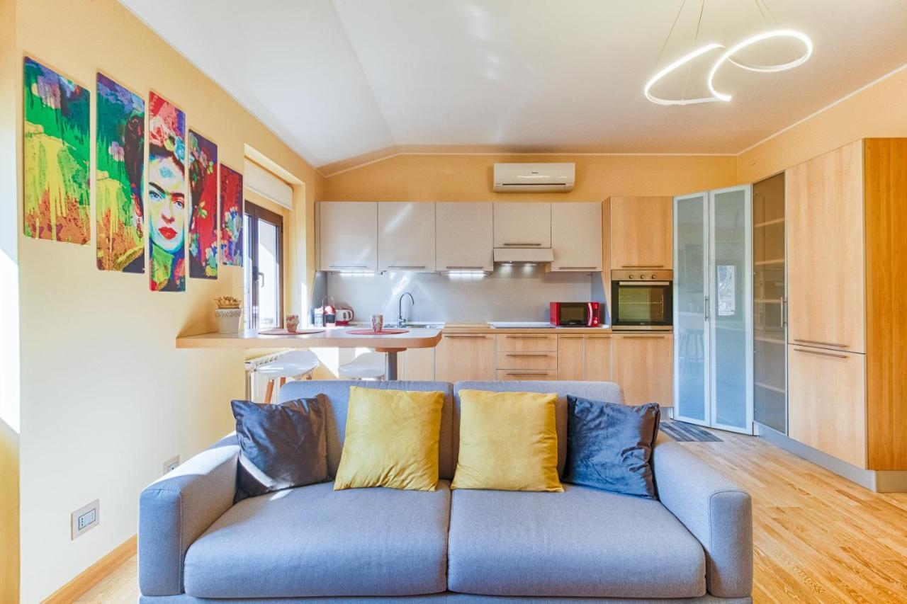 Frida Apartment Nuovo Luminoso Con Vista Aperta Trieste Extérieur photo